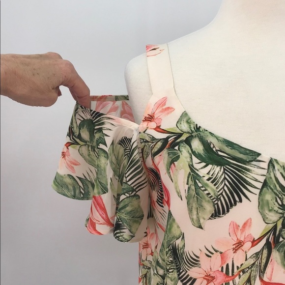 Adrienne Vittadini cold shoulder floral top - Picture 4 of 7